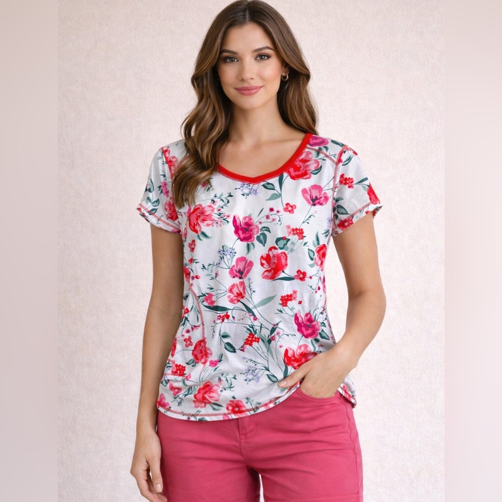 St. John's Bay Red Pink and White Fitted Short Sleeve Tee